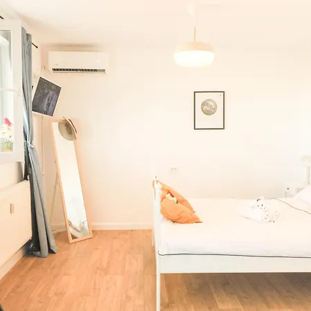 Spectacular View Over The City - Dorobanti Studio Apartment Bucharest